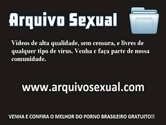 Safada levanta a perninha e libera a buceta 8 - www.arquivosexual.com