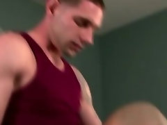 Muscley gay pornstar hunk gets stroked off
