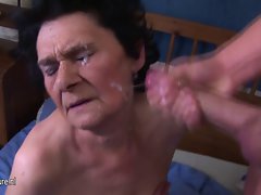 Amateur granny loves the taste of 19yo cum