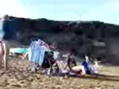 dos maduras putas zorras cerdas en la playa