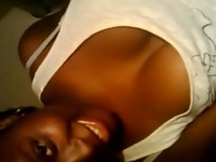 Angolana se mostrando_angolan luscious teen exposing herself