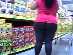 Thick Plumper Latina in Gray Tights