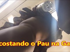 Encoxando e Bolinando a Gata