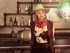 Nina Bott als luscious Cowgirl