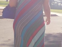 Widely hips in sun dress
