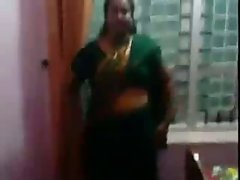 Seductive indian Aunty 1324