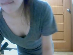 Korean webcam chick throw off her clothes and showing cunt