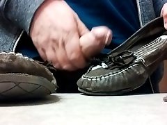 cum in partners shoe