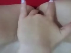 gorgeous girlie masturbate