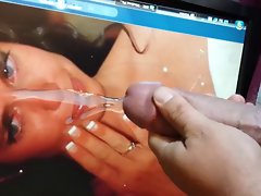 Sarah receive a plumper load of sperm in her face 3