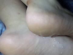 I love cumming on my gf's feet