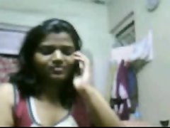 Muscular Hyderabadi Lass Riya Showing Her Knockers on Cam