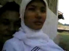 indonesia - jilbab arabian hijab ngentot belakang bangunan