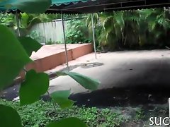 Pale amateur bombshell facialized after banging in public