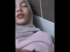 Hijabista Comel Dinyonyot