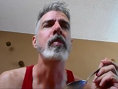 Gross Giant Eating Cereal - Daddy Giant 5 - Richard Lennox - Manpuppy