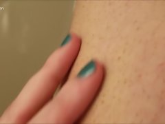 Ellie Rowyn: Body Hair