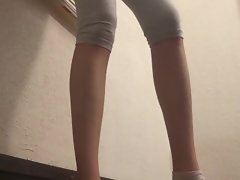 Female Desperation Omorashi Pee Games with a Cute Pee Girl