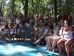 nude naughty butt wiggle contest