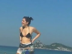 Grande bunda na praia 1